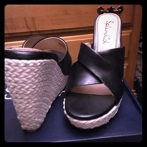 Splendid black wedge